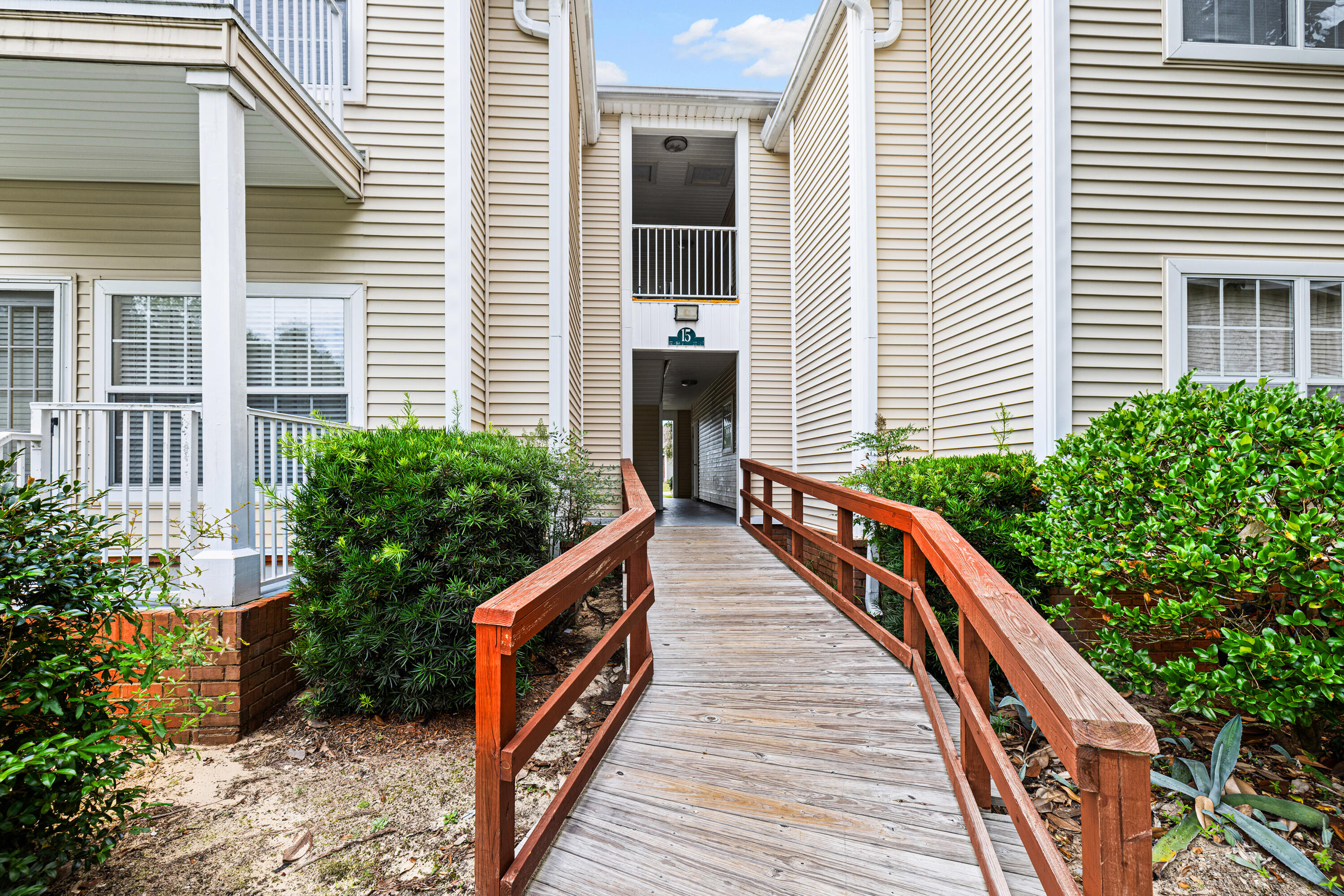 1501 N Partin Drive Niceville FL 32578