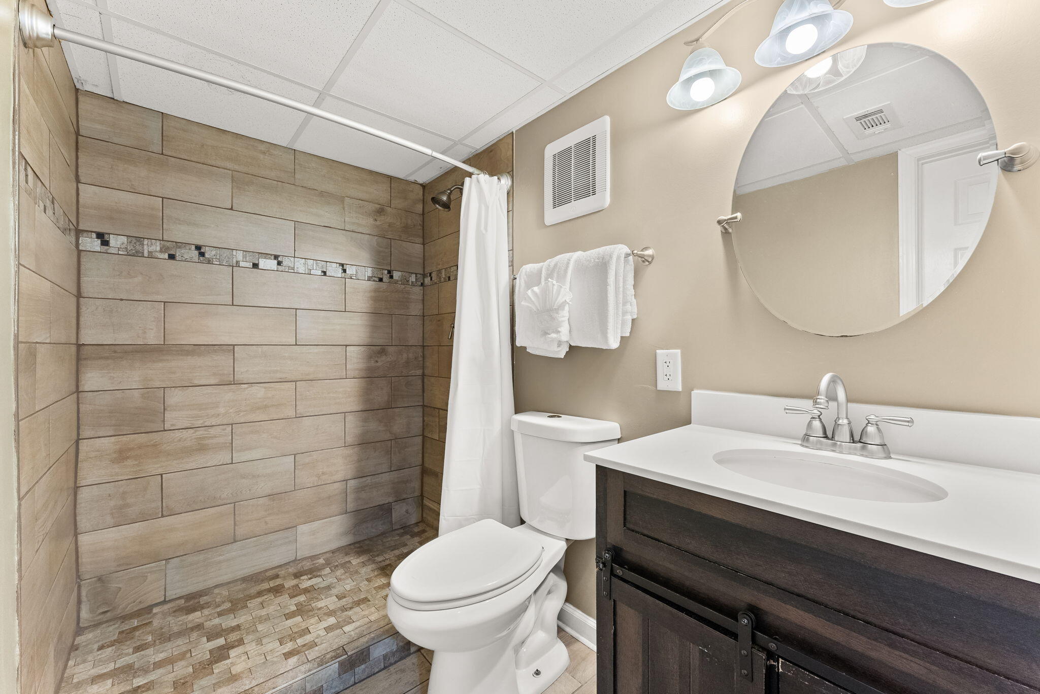 8727 Thomas Drive Panama City Beach FL 32408