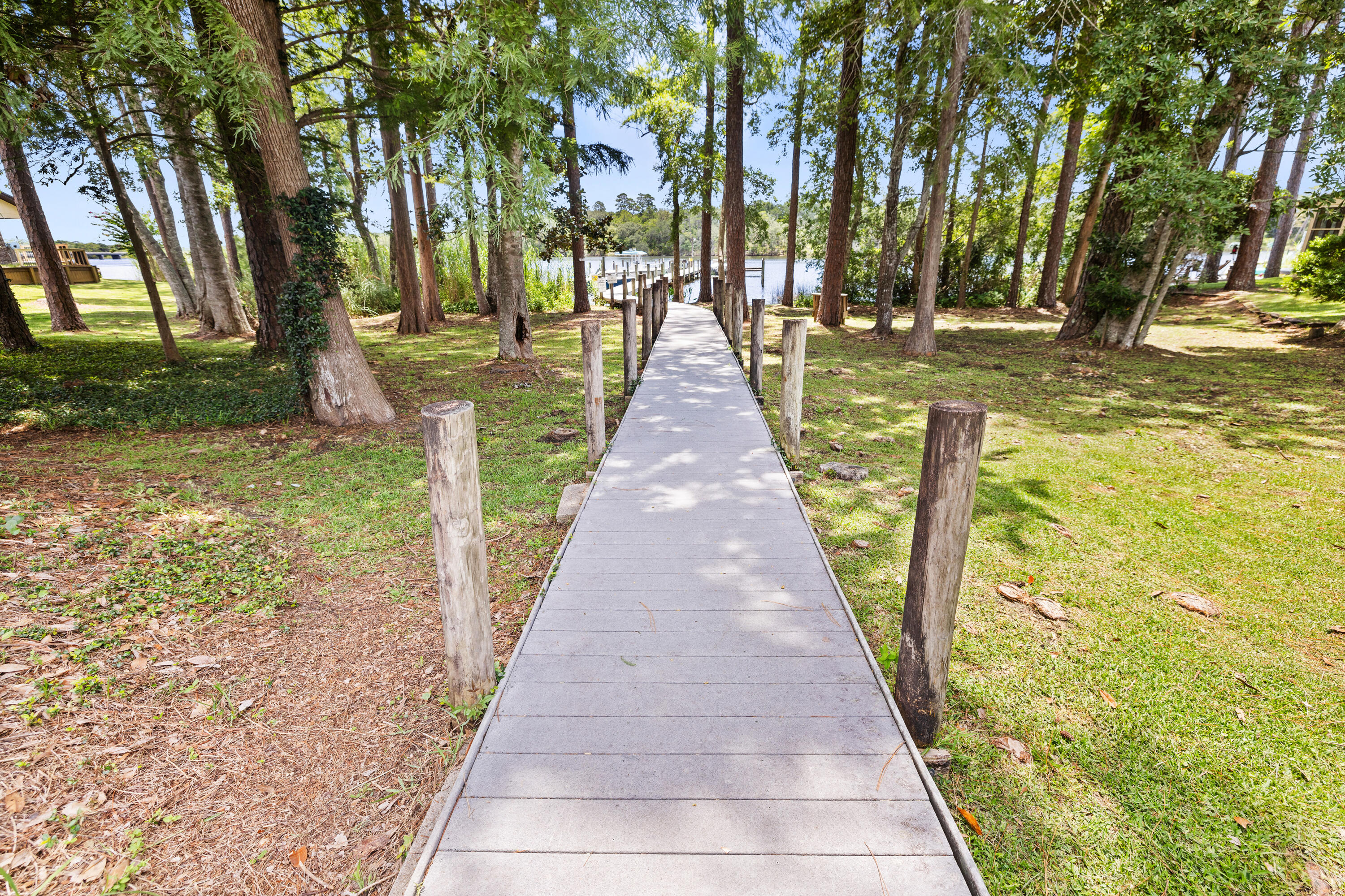 42 Hidden Cove Circle Valparaiso FL 32580