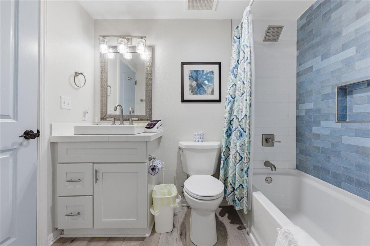 8477 Gulf Boulevard Navarre FL 32566