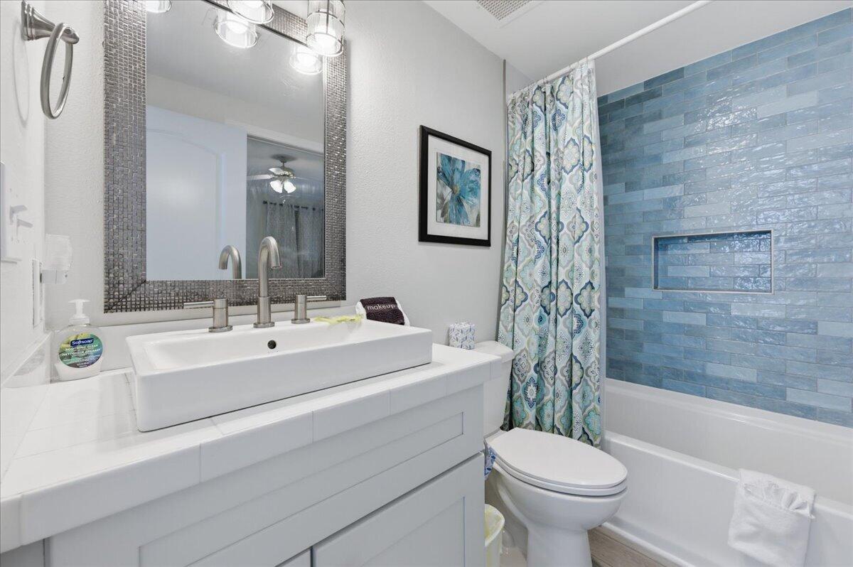 8477 Gulf Boulevard Navarre FL 32566