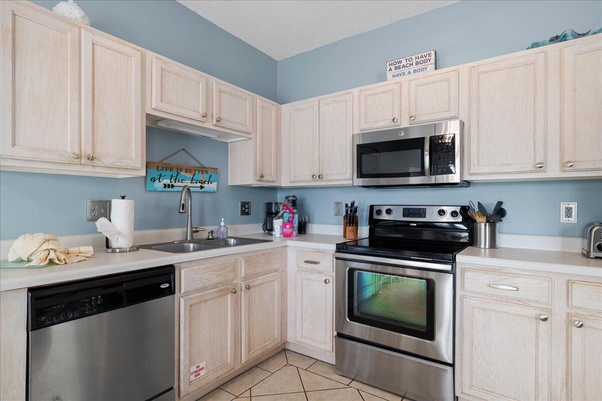 1995 Devmor Court Fort Walton Beach FL 32548