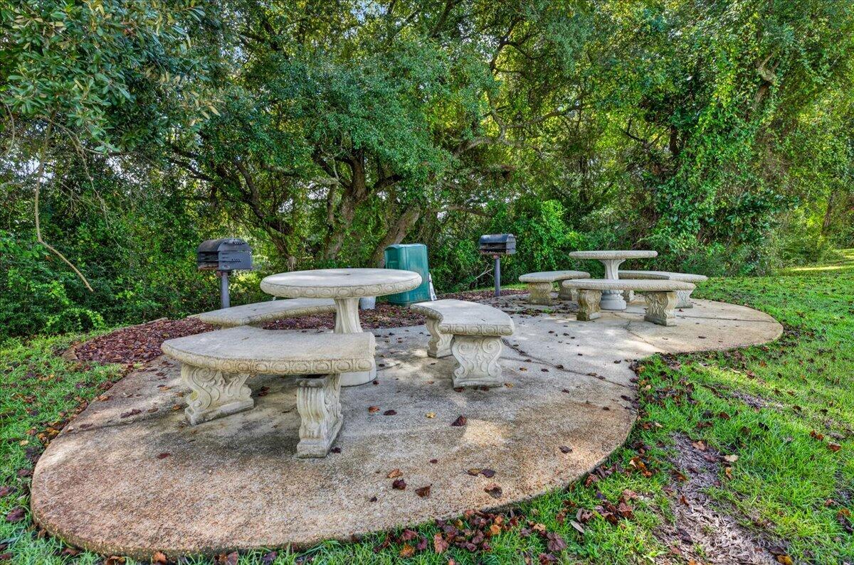 4276 Calinda Lane Niceville FL 32578