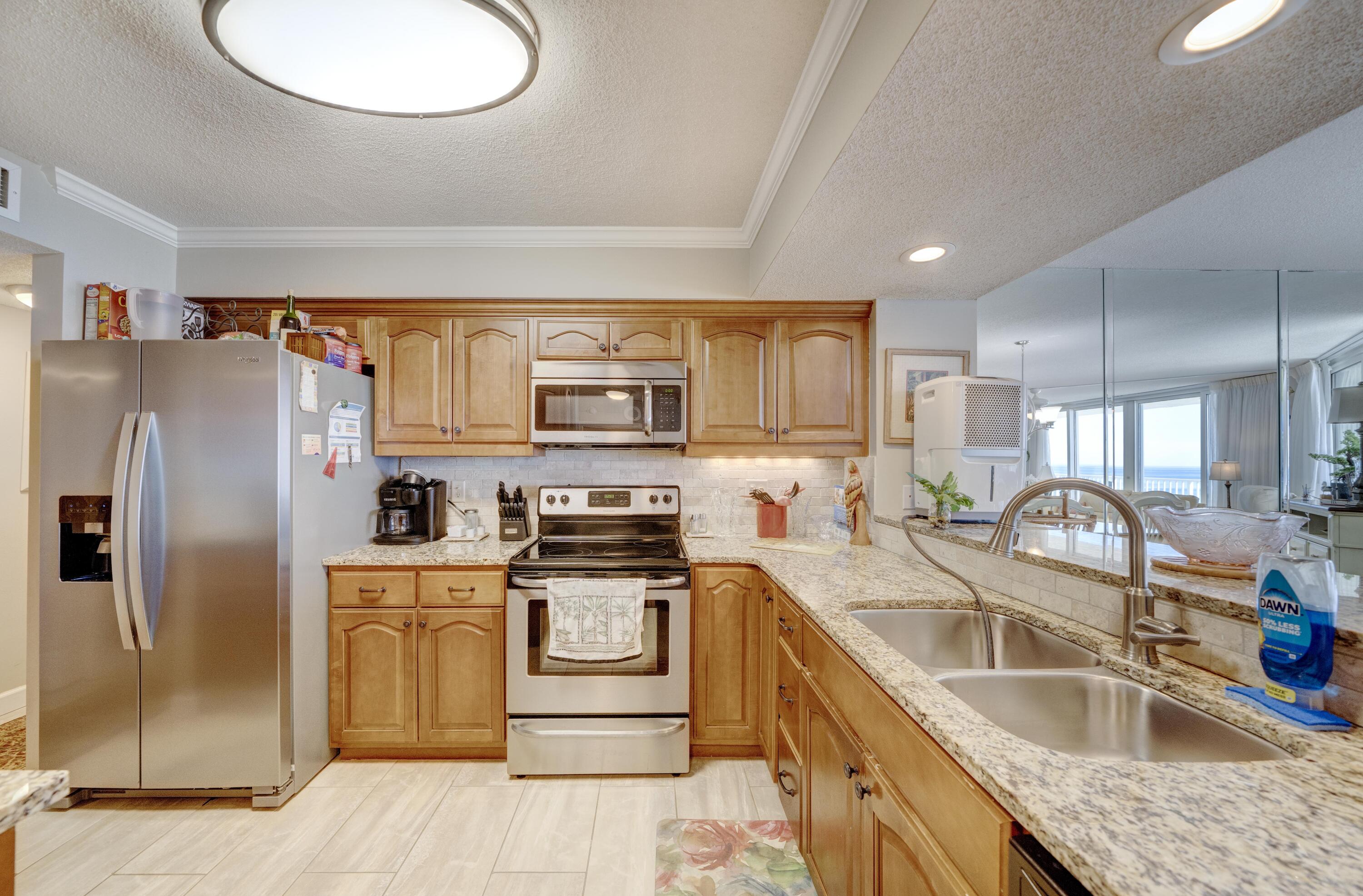7205 Thomas Drive Panama City Beach FL 32408