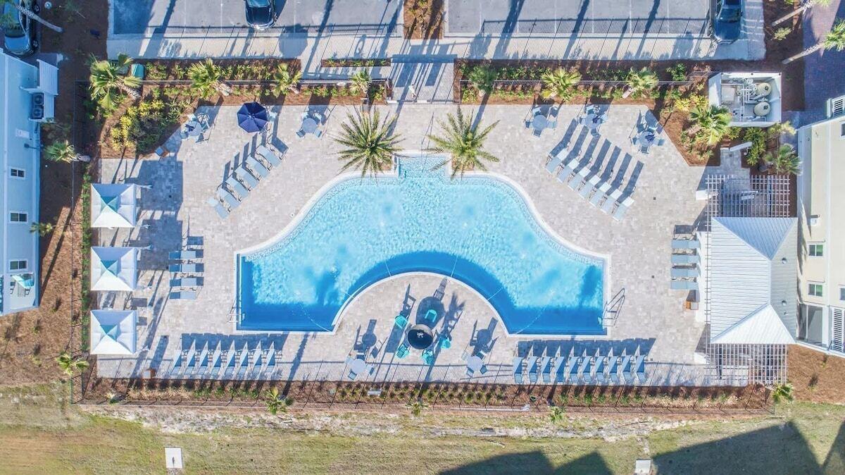 53 E Pine Lands Loop Inlet Beach FL 32461
