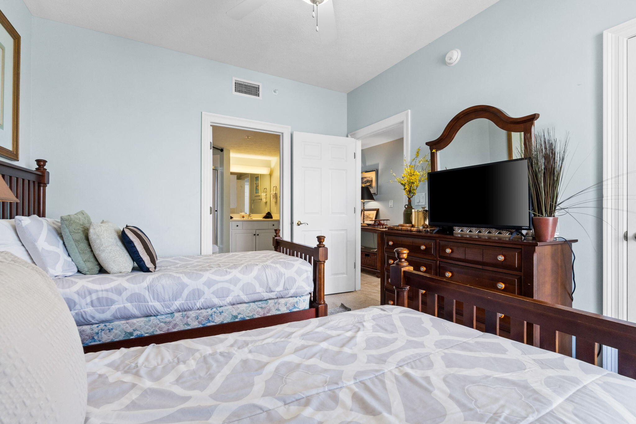 5004 Thomas Drive Panama City Beach FL 32408