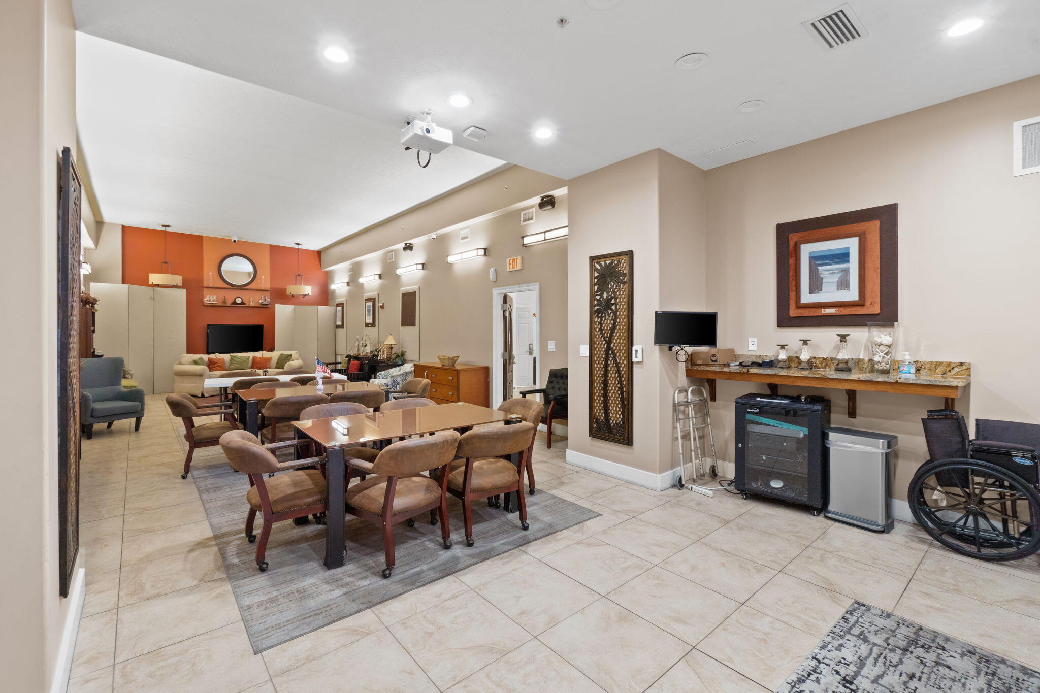 5004 Thomas Drive Panama City Beach FL 32408