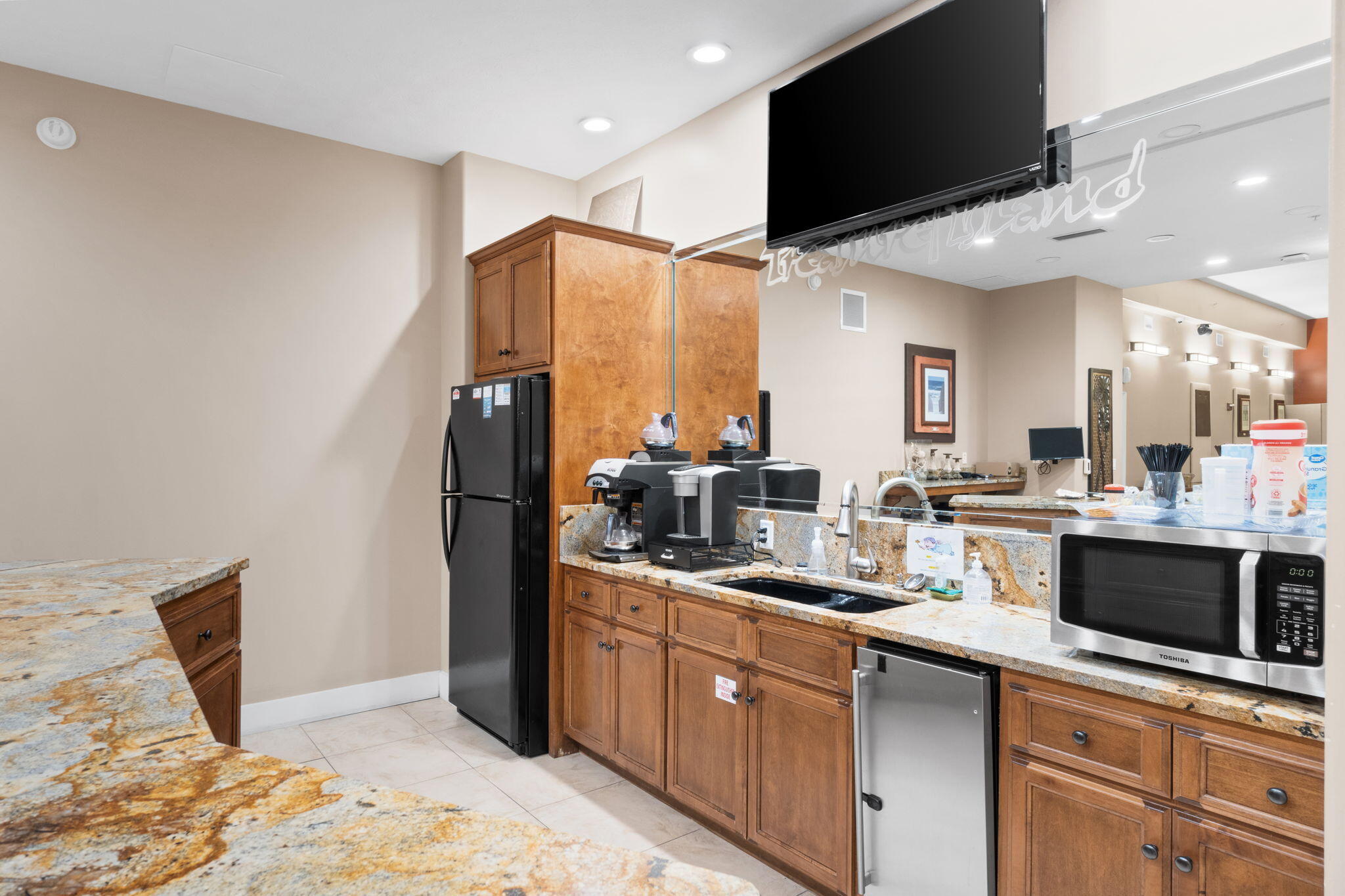 5004 Thomas Drive Panama City Beach FL 32408