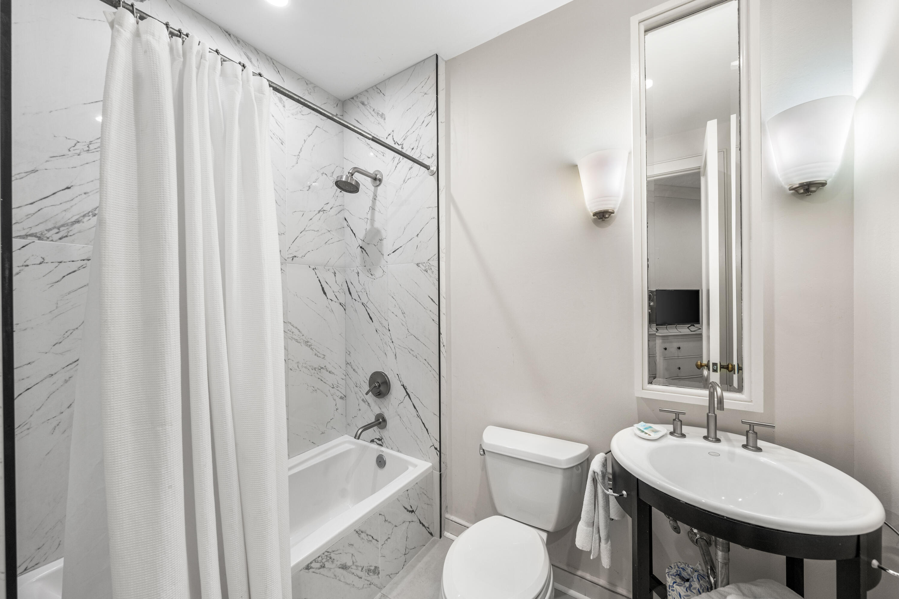 84 N Barrett Square Rosemary Beach FL 32461