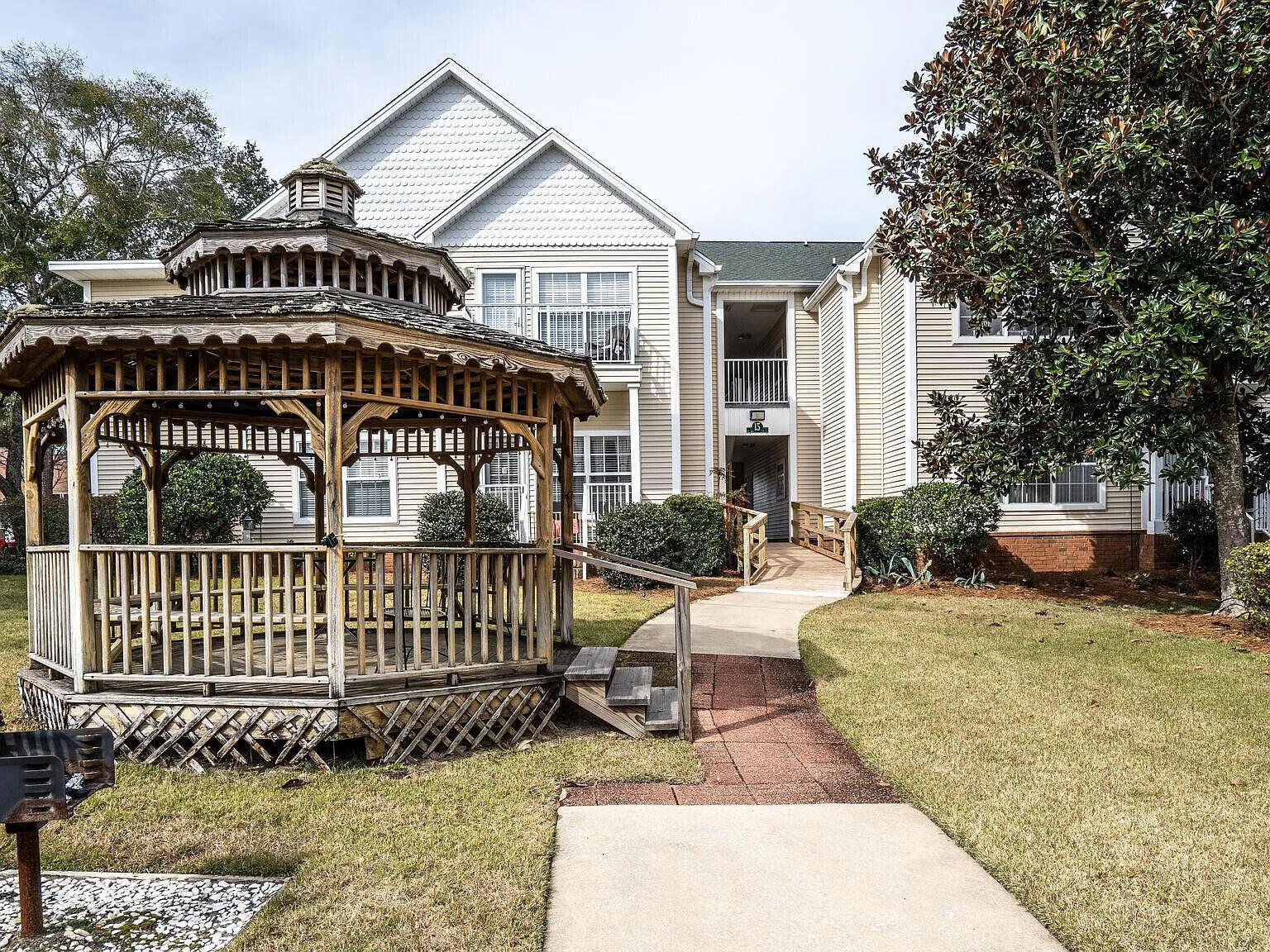 1501 N Partin Drive Niceville FL 32578