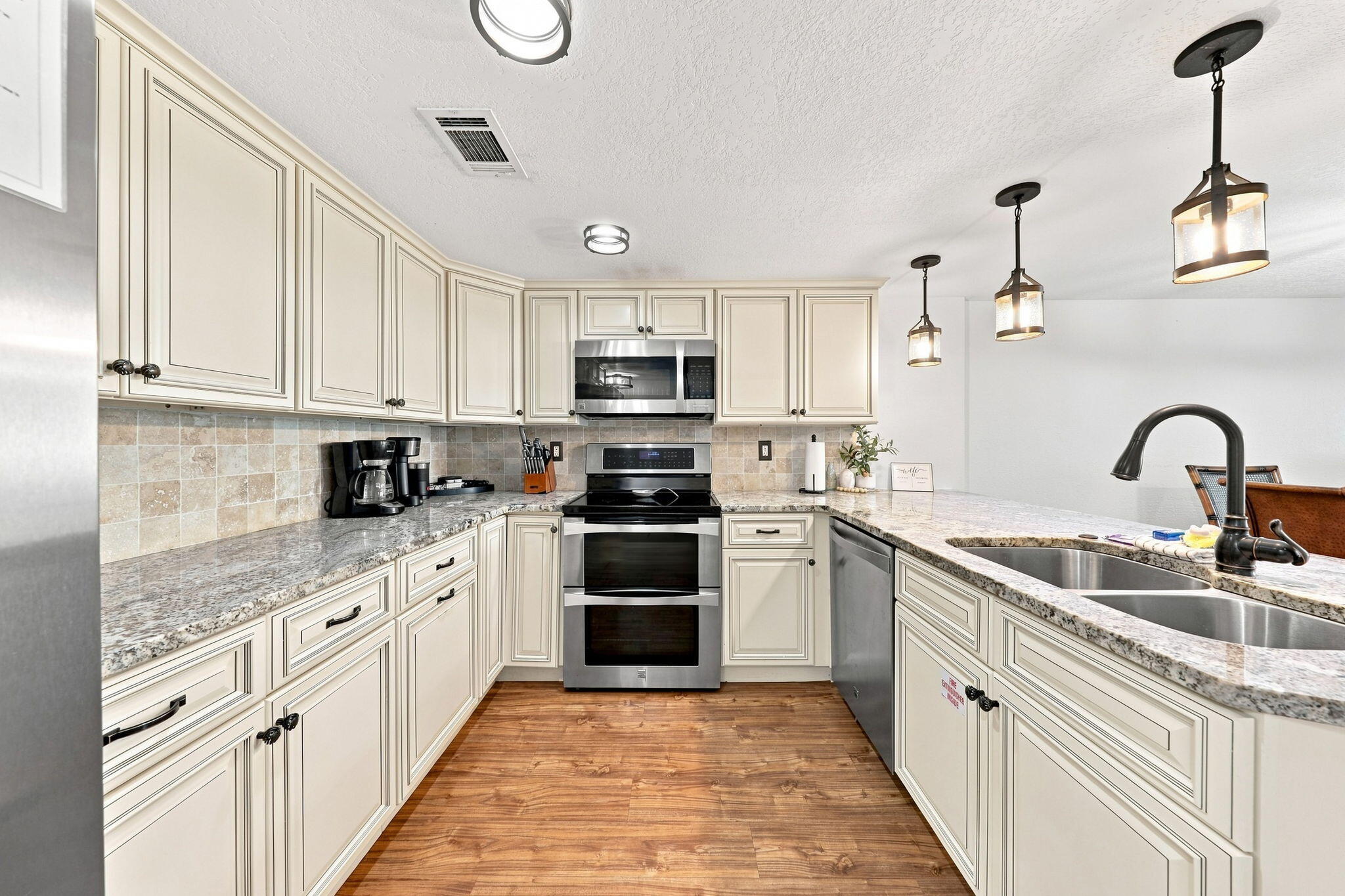 8727 Thomas Drive Panama City Beach FL 32408