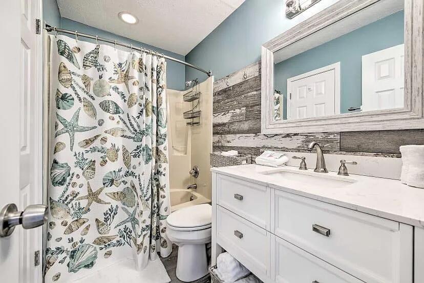 6829 Thomas Drive Panama City Beach FL 32408
