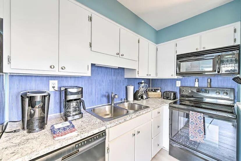 6829 Thomas Drive Panama City Beach FL 32408