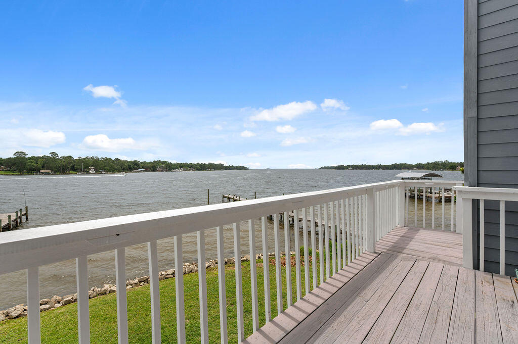 6 Bayshore Point Valparaiso FL 32580