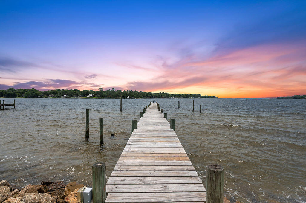 6 Bayshore Point Valparaiso FL 32580