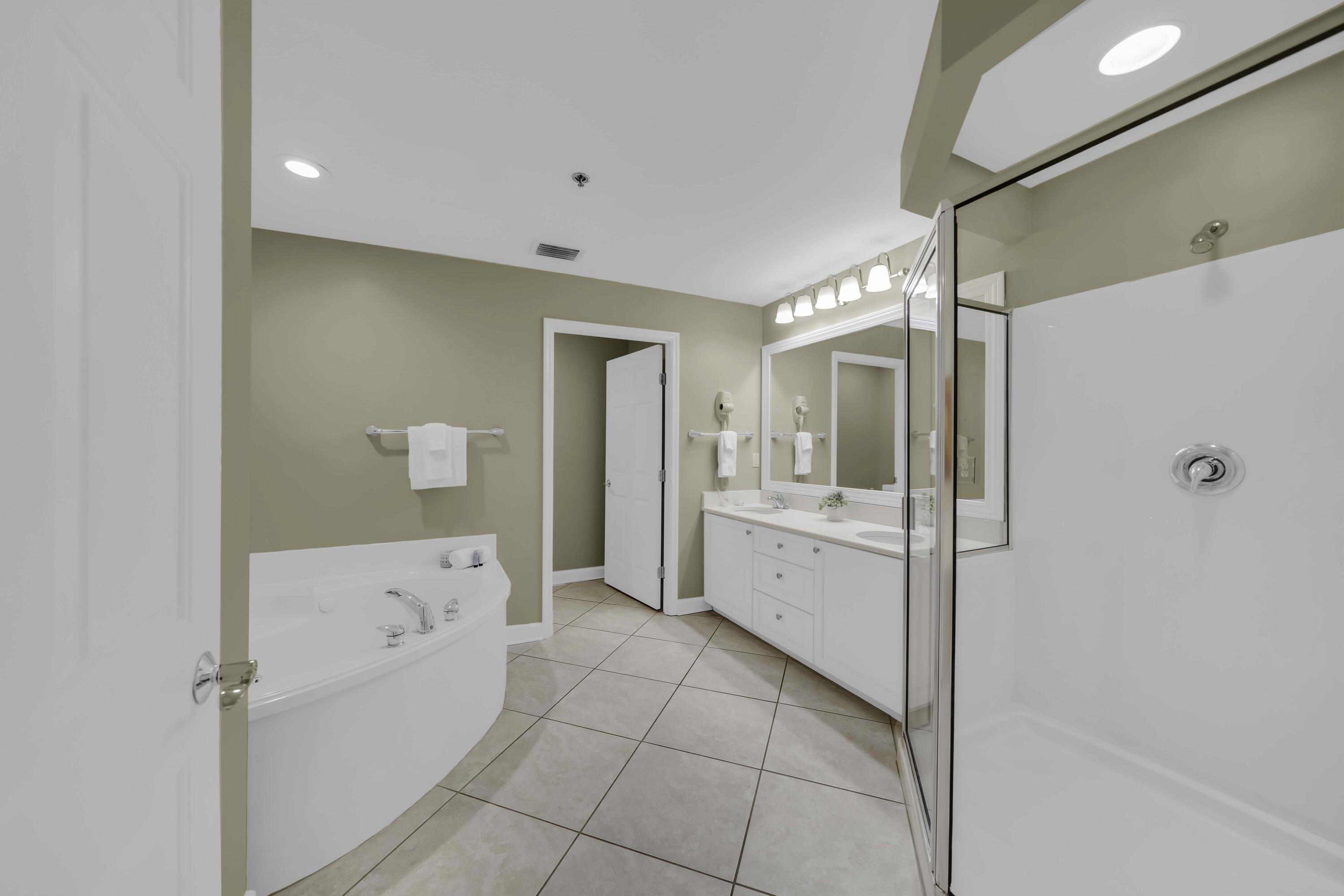 6627 Thomas Drive Panama City Beach FL 32408