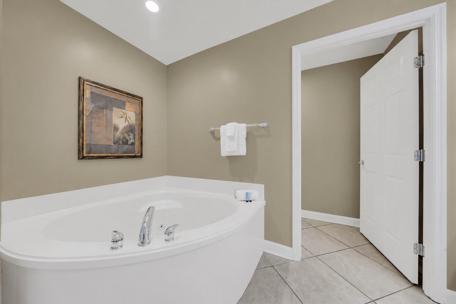 6627 Thomas Drive Panama City Beach FL 32408