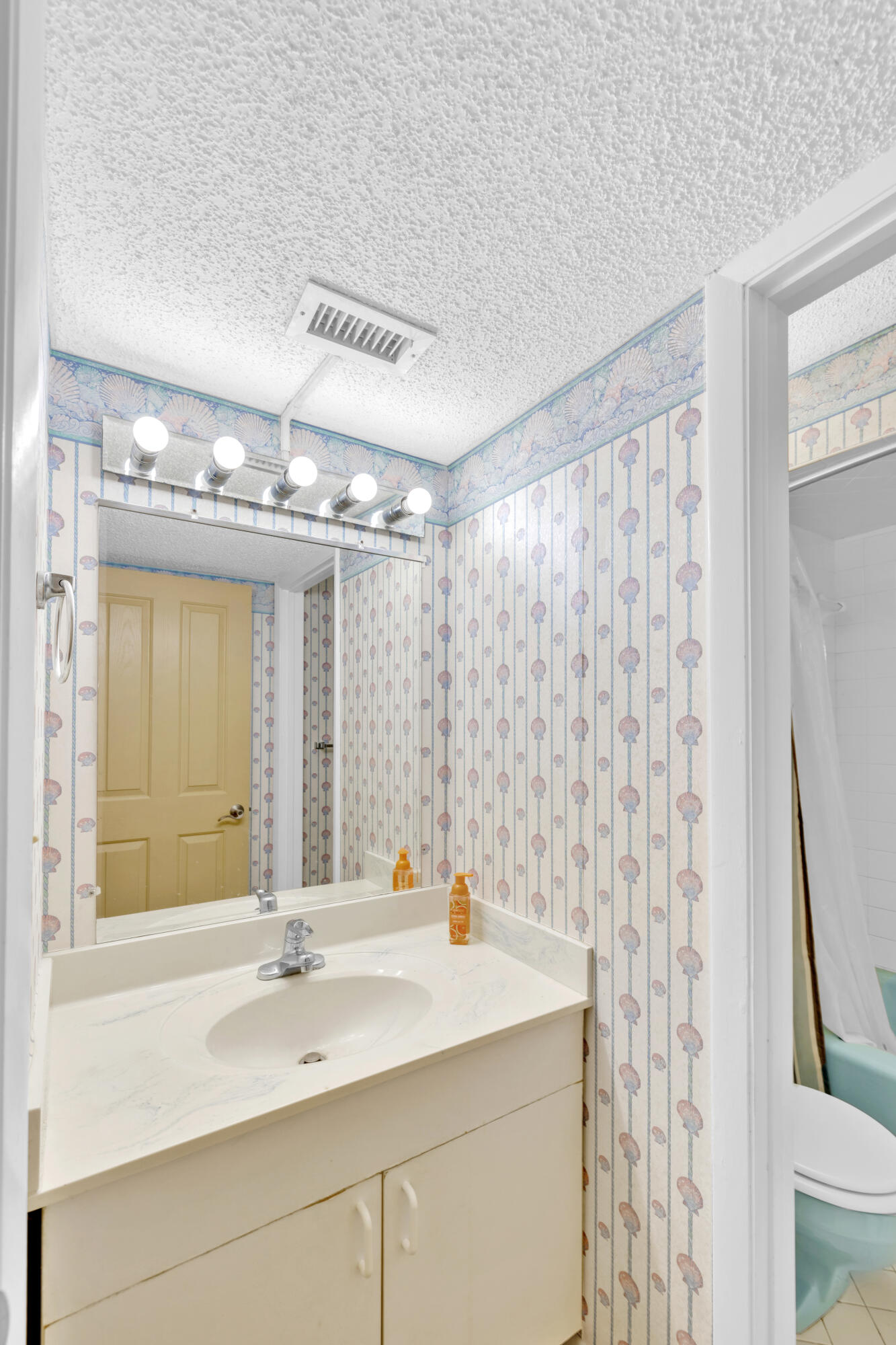 5801 Thomas Drive Panama City Beach FL 32408