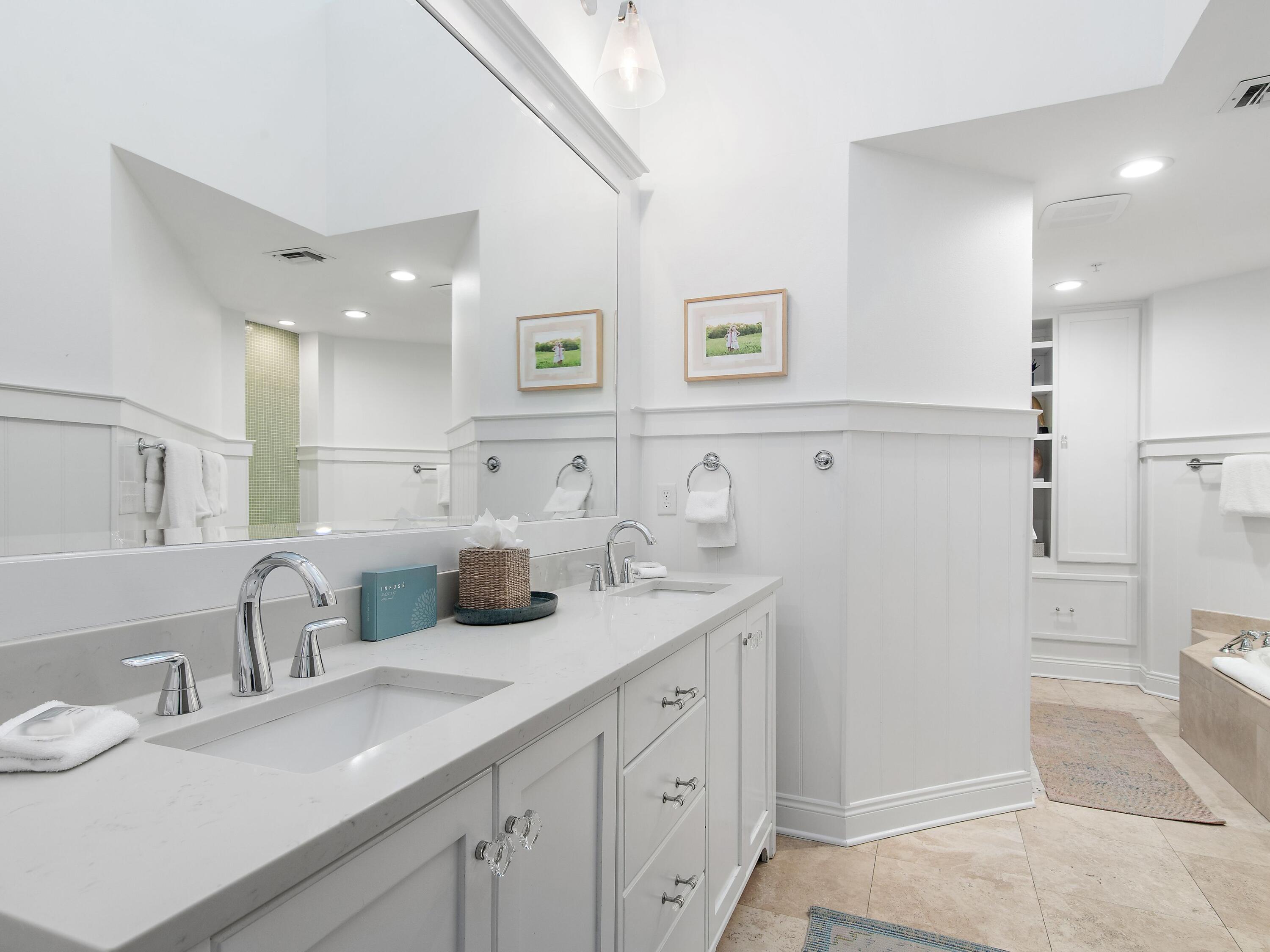 34 N Barrett Square Rosemary Beach FL 32461