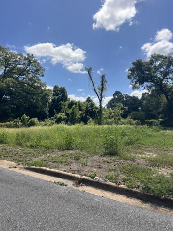 625 W Walnut Avenue Crestview FL 32536