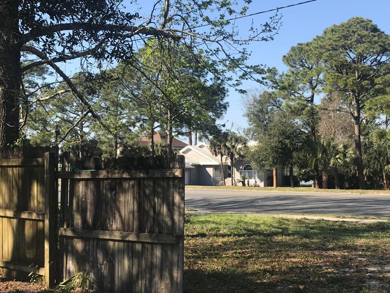 154 NW Beal Parkway Fort Walton Beach FL 32548