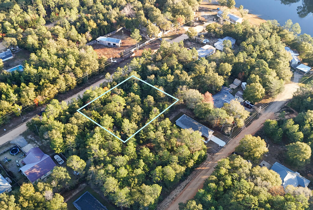 18 Shorey Drive Defuniak Springs FL 32433
