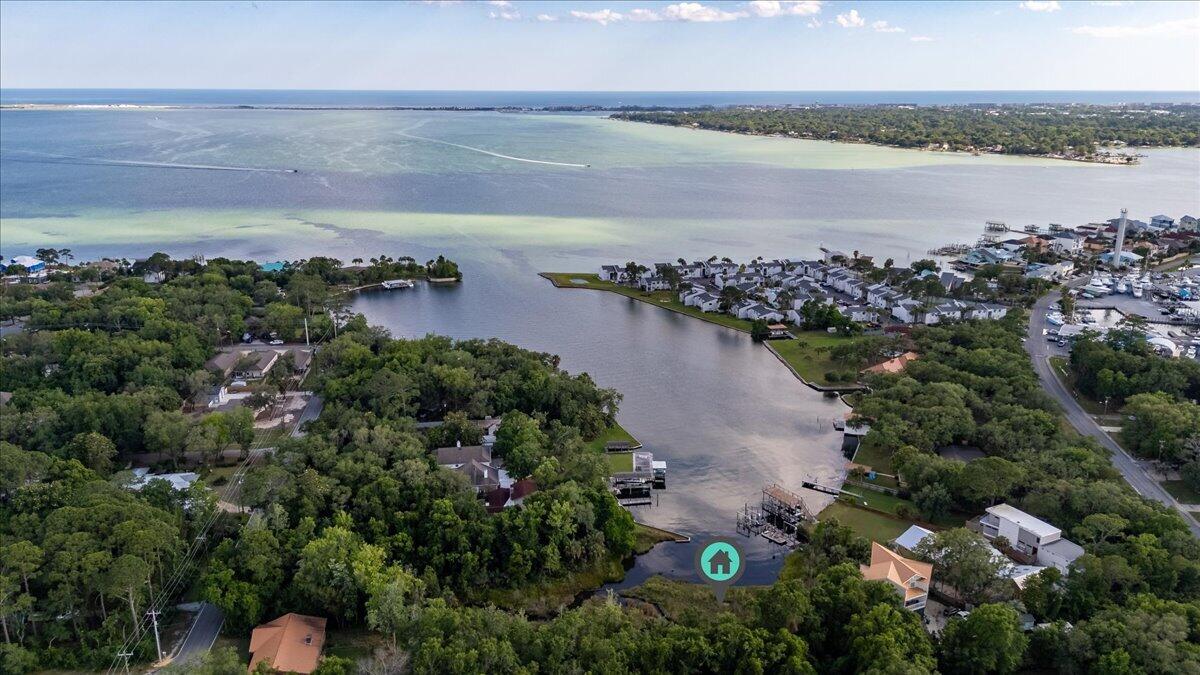 2 Petit Court Shalimar FL 32579