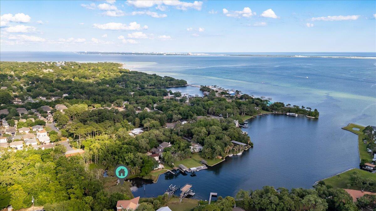2 Petit Court Shalimar FL 32579