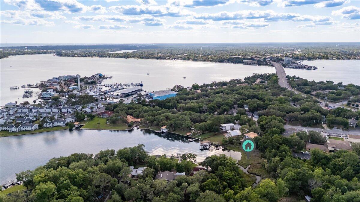 2 Petit Court Shalimar FL 32579