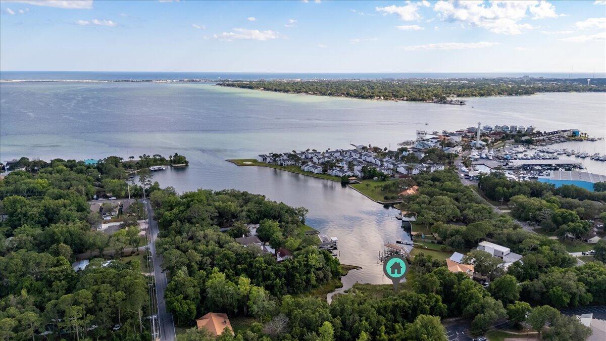 2 Petit Court Shalimar FL 32579