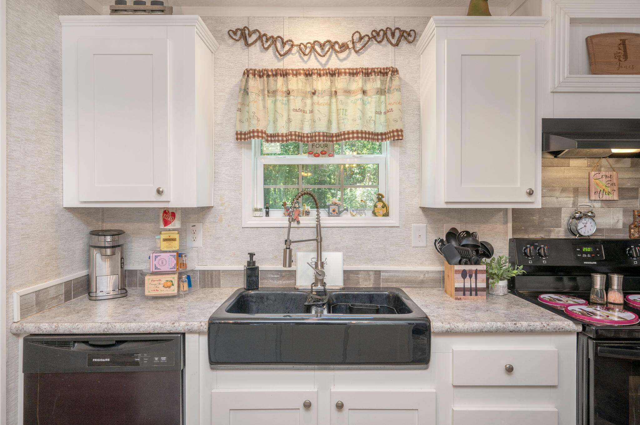 3984 1st Avenue Laurel Hill FL 32567