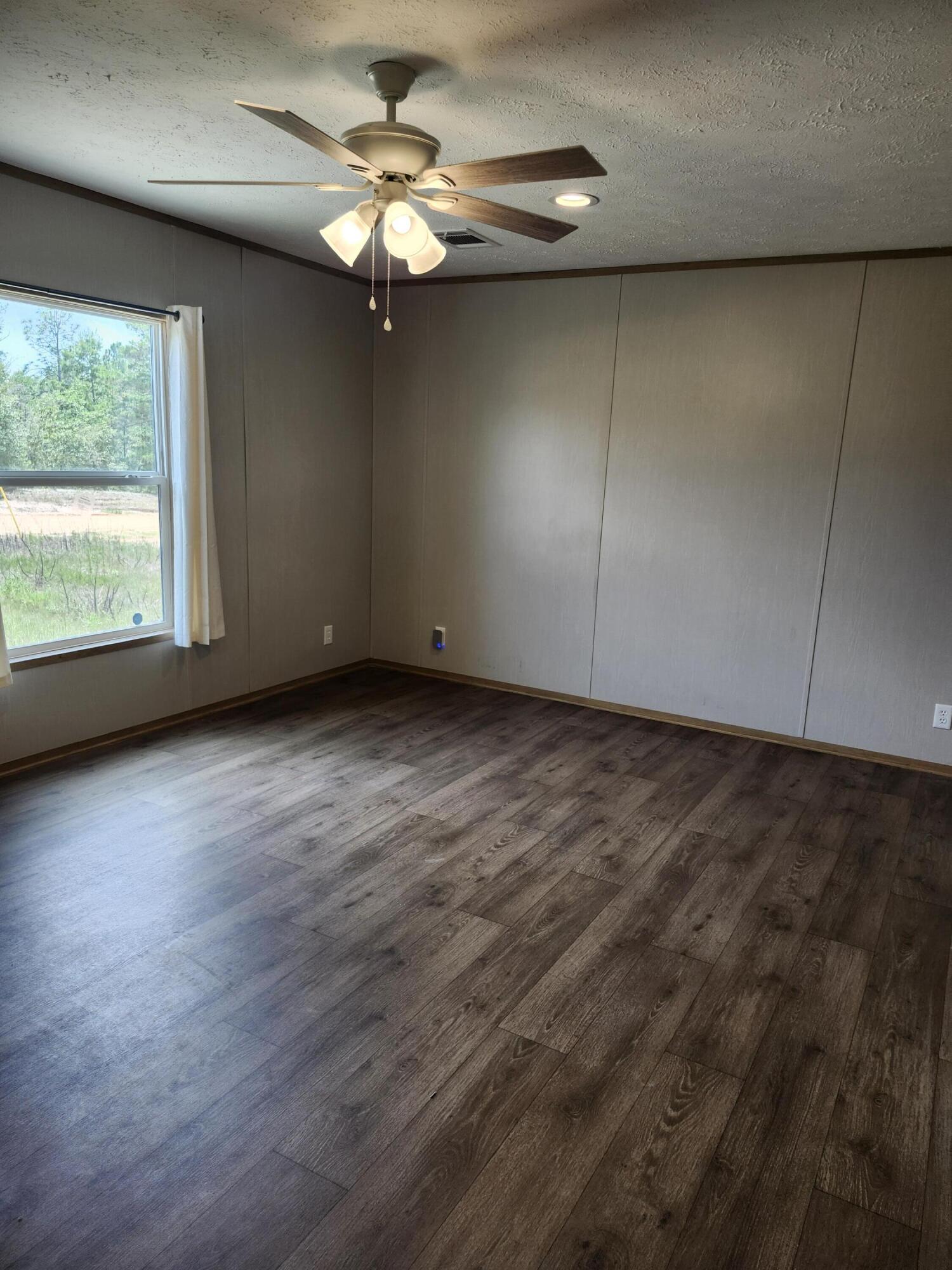212 W Juniper Avenue Defuniak Springs FL 32433