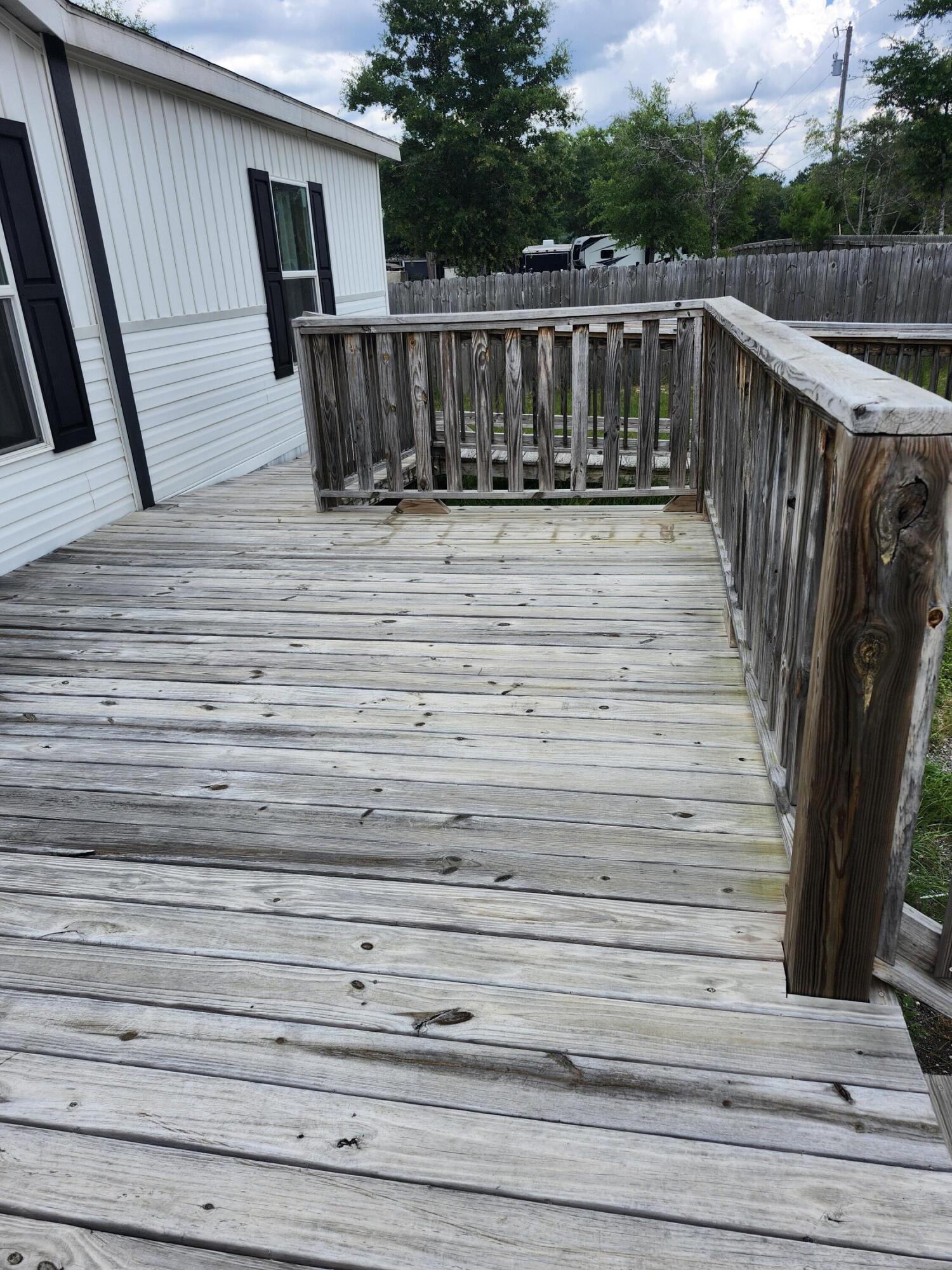 212 W Juniper Avenue Defuniak Springs FL 32433