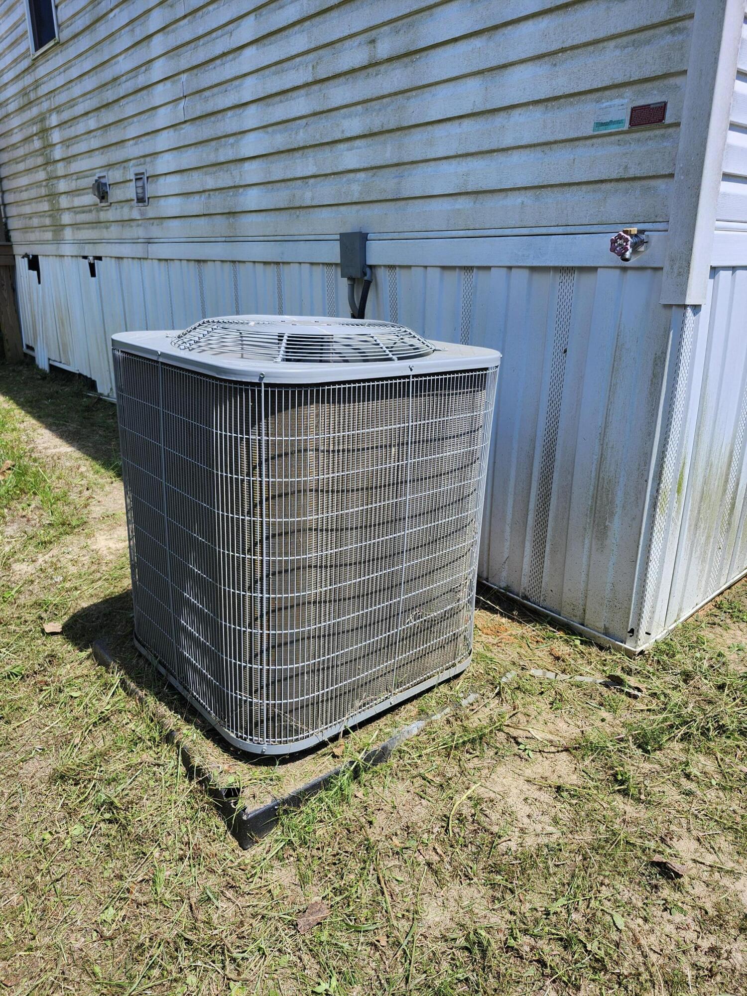 212 W Juniper Avenue Defuniak Springs FL 32433
