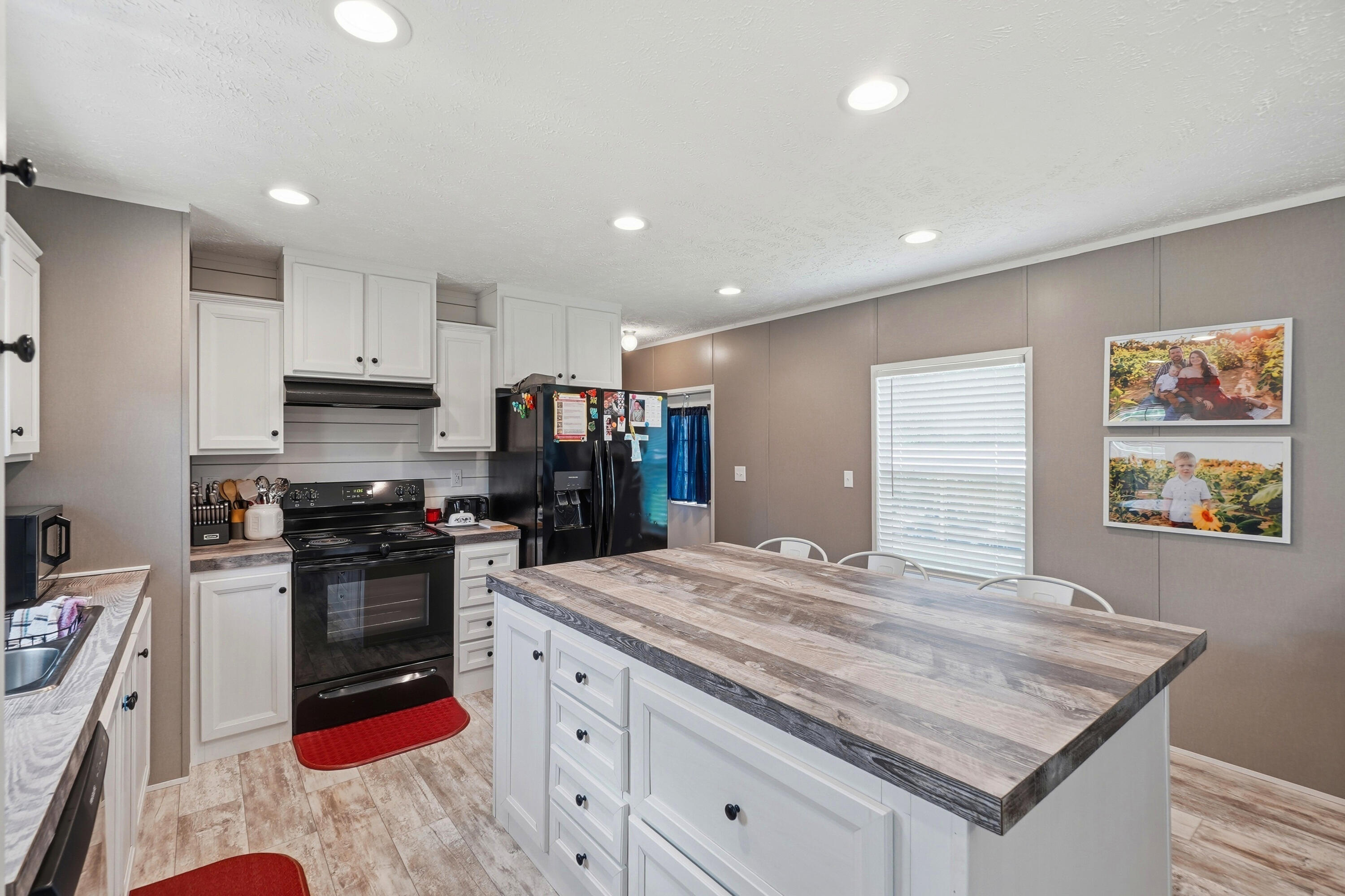 940 Hiawatha Street Holt FL 32564