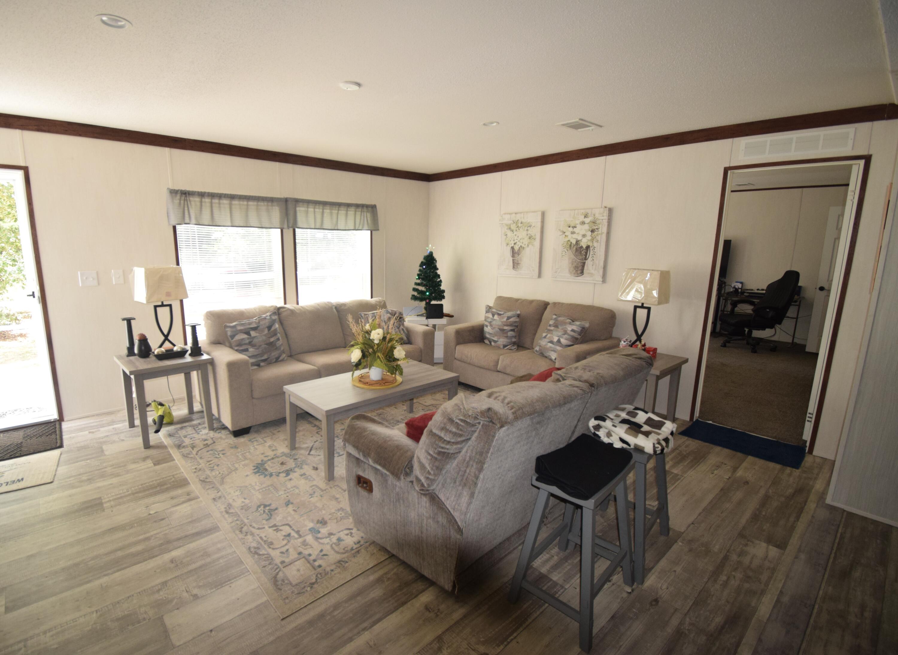 6583 Bill Lundy Road Laurel Hill FL 32567