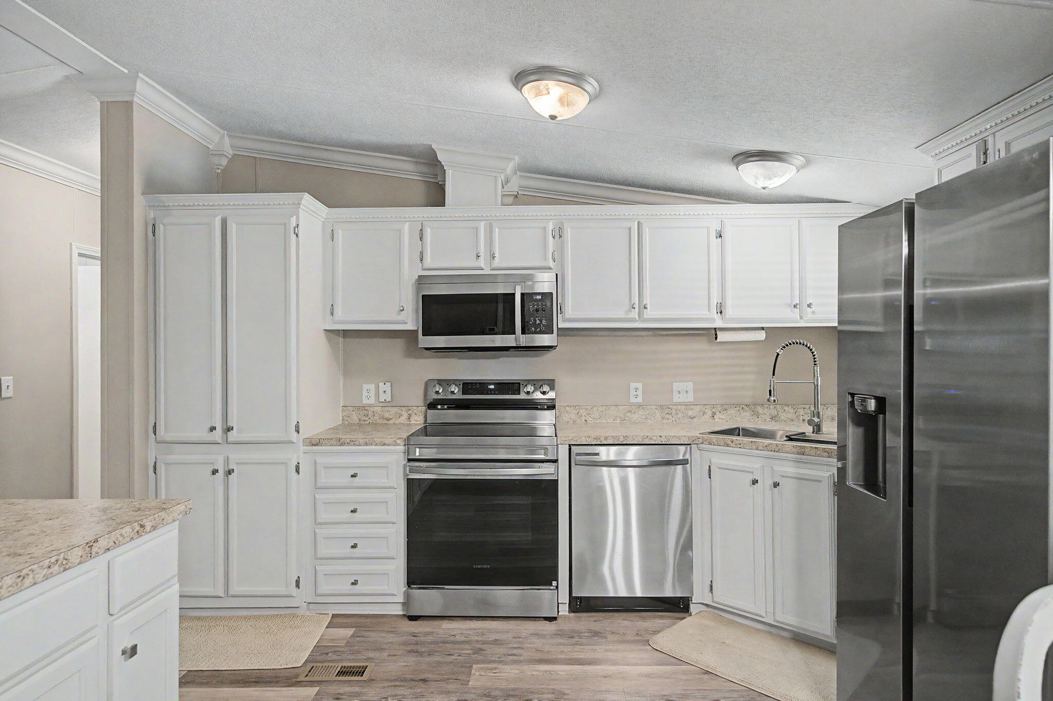 6423 Old River Road Baker FL 32531
