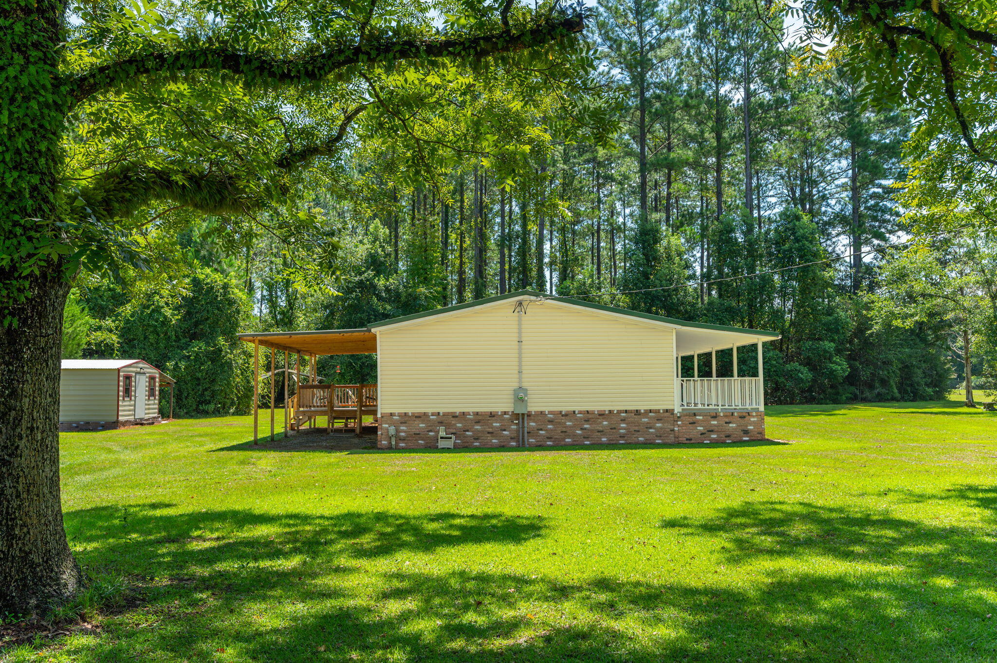 6423 Old River Road Baker FL 32531