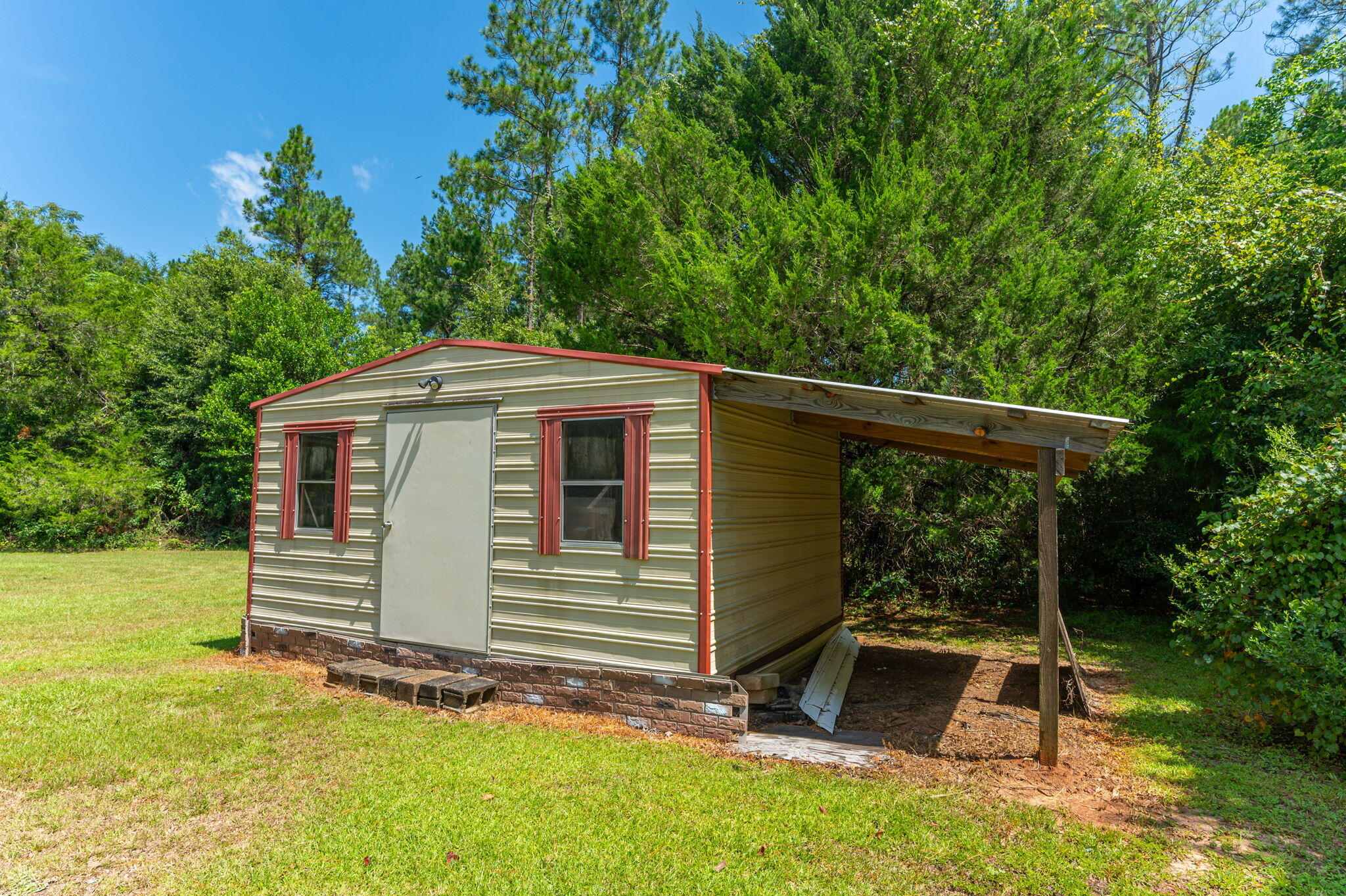 6423 Old River Road Baker FL 32531