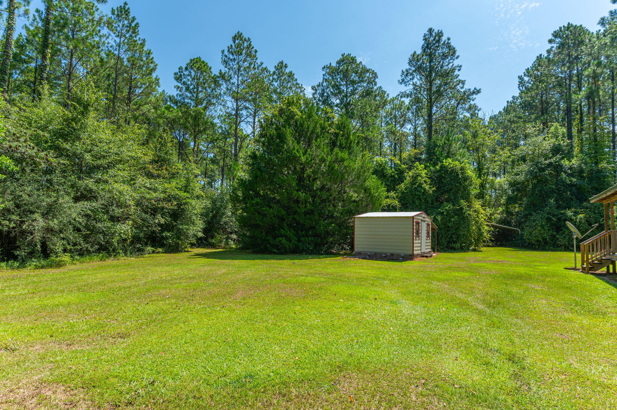 6423 Old River Road Baker FL 32531