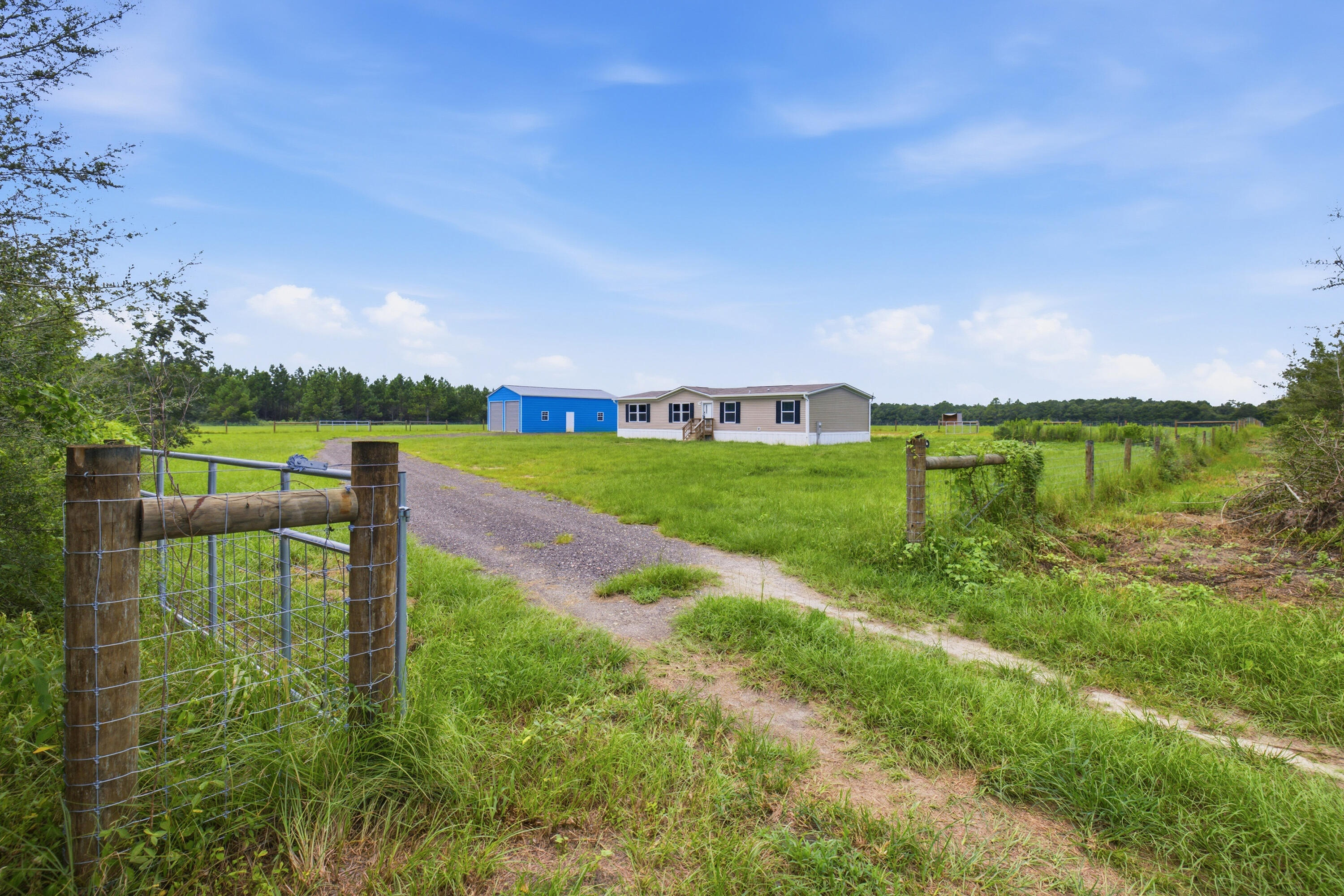 4366 Cooper Lane Holt FL 32564