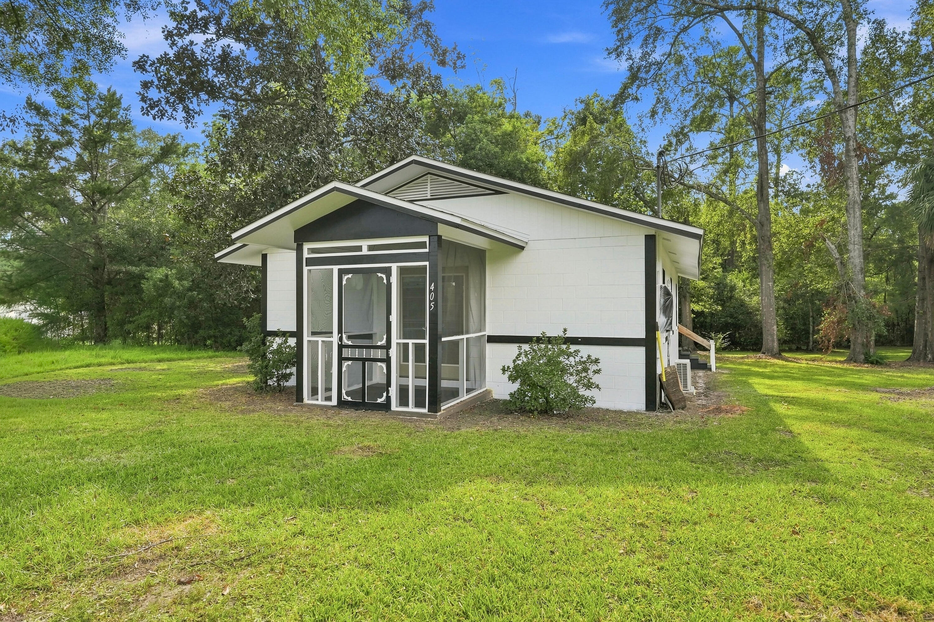 405 Range Line Street Bonifay FL 32425
