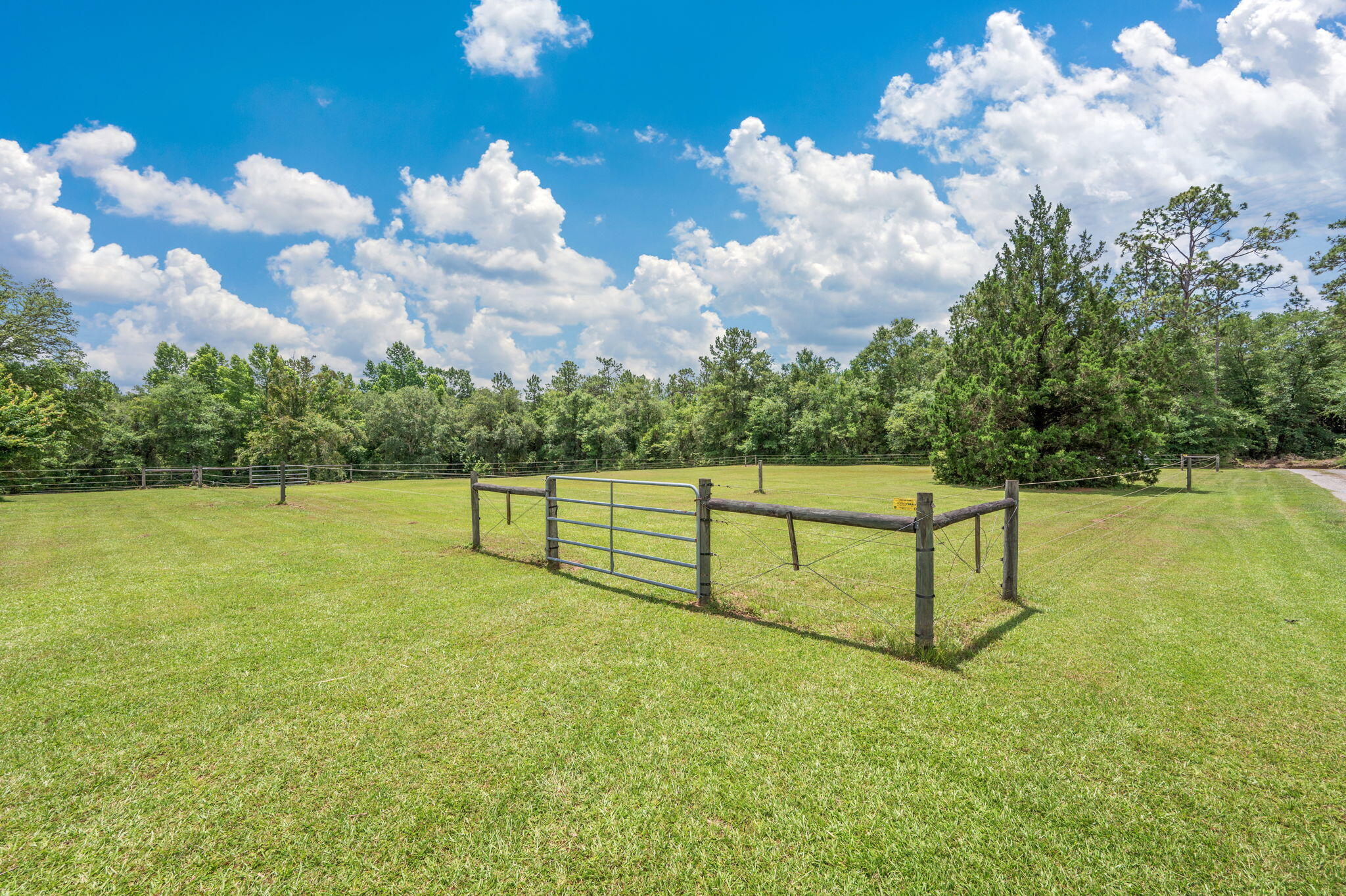 652 Tommy Eiland Road Baker FL 32531