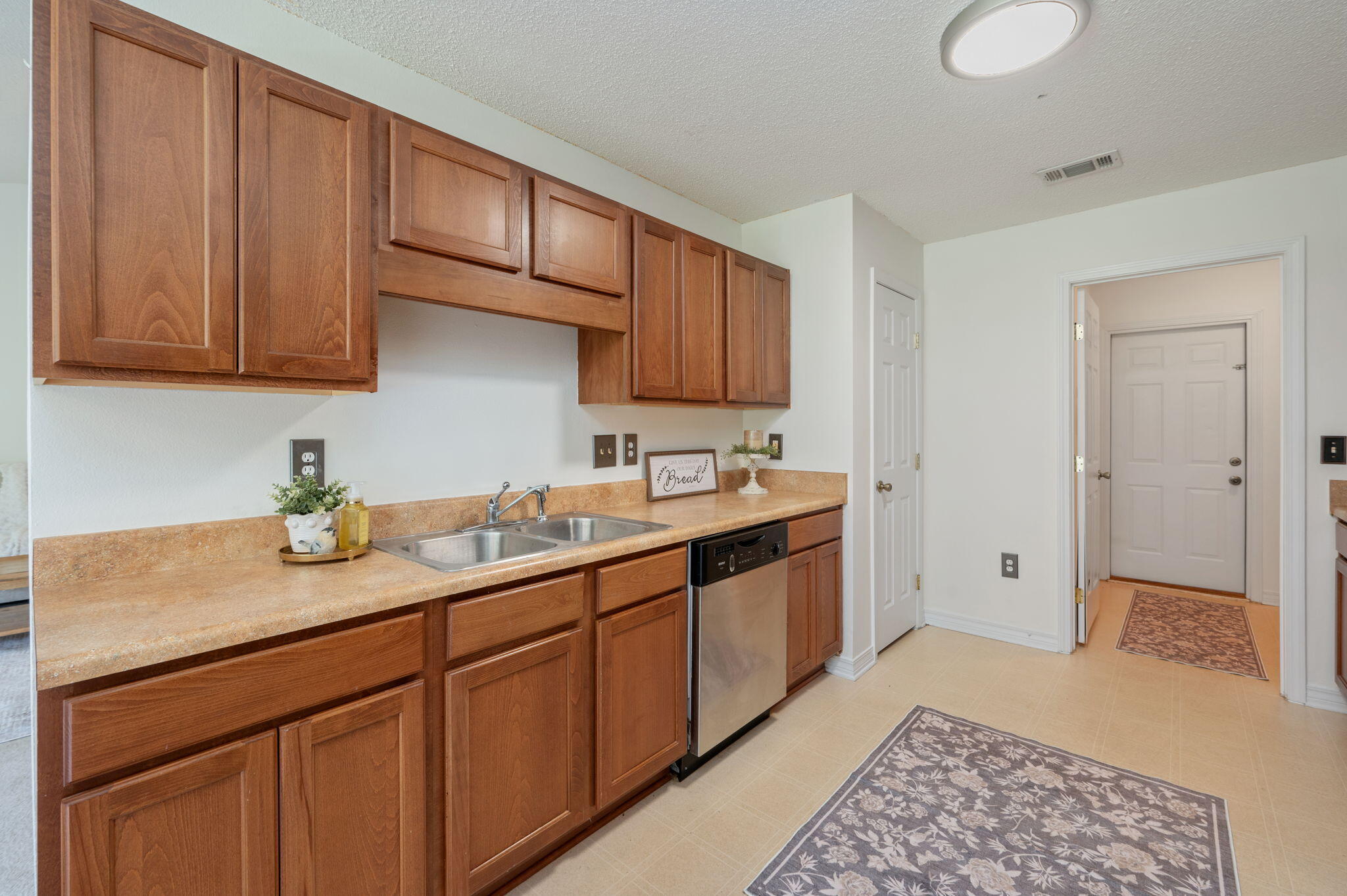 8180 Shooter Lane Laurel Hill FL 32567