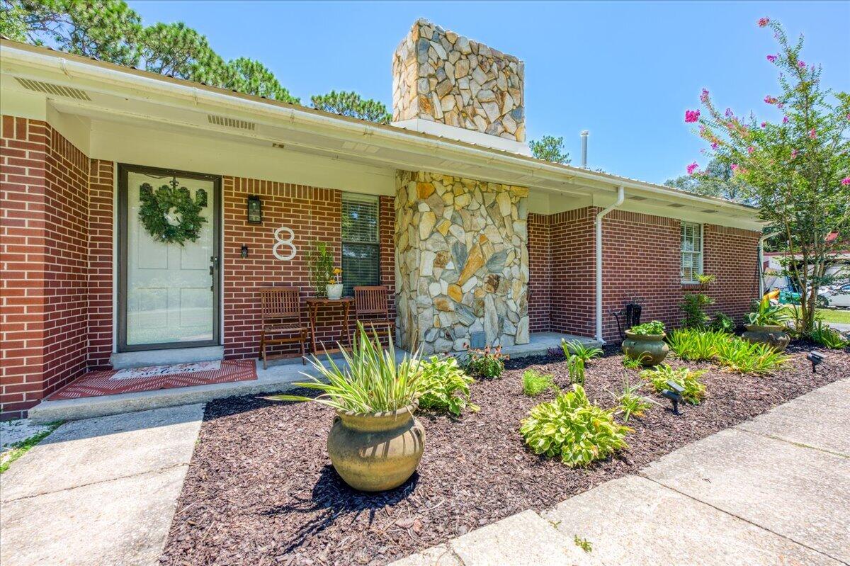 8 Longwood Drive Shalimar FL 32579