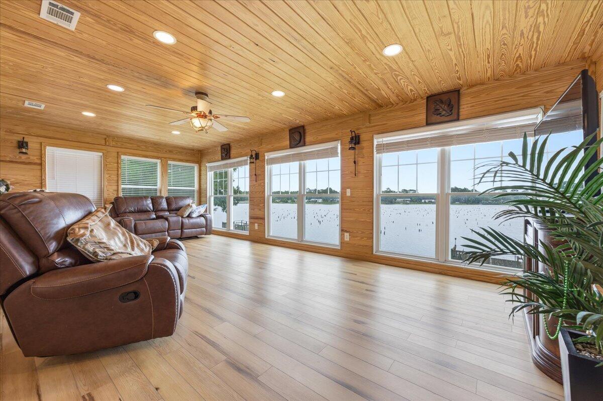 79 Kings Lake Boulevard Defuniak Springs FL 32433