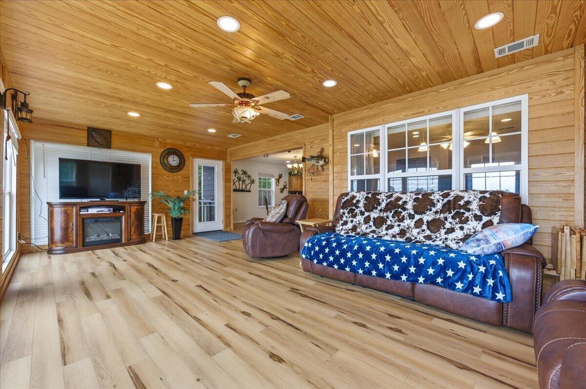 79 Kings Lake Boulevard Defuniak Springs FL 32433