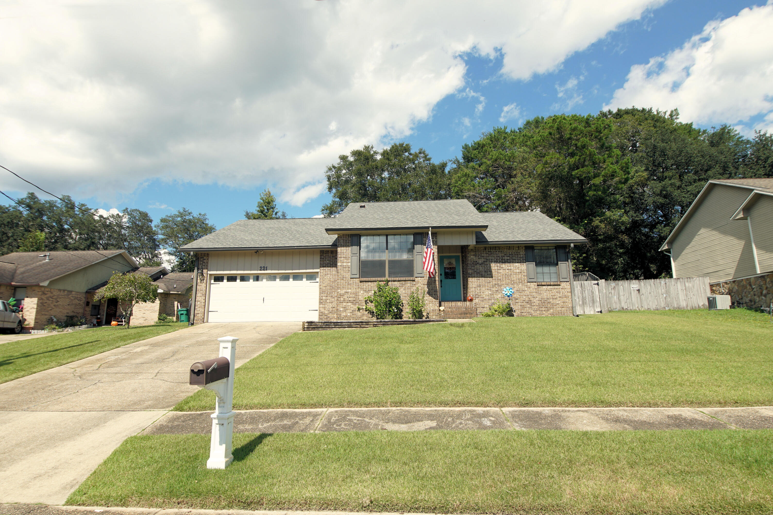 221 Karen Court Niceville FL 32578
