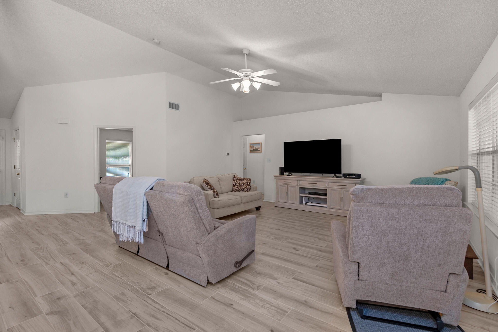 8120 Hartington Drive Navarre FL 32566