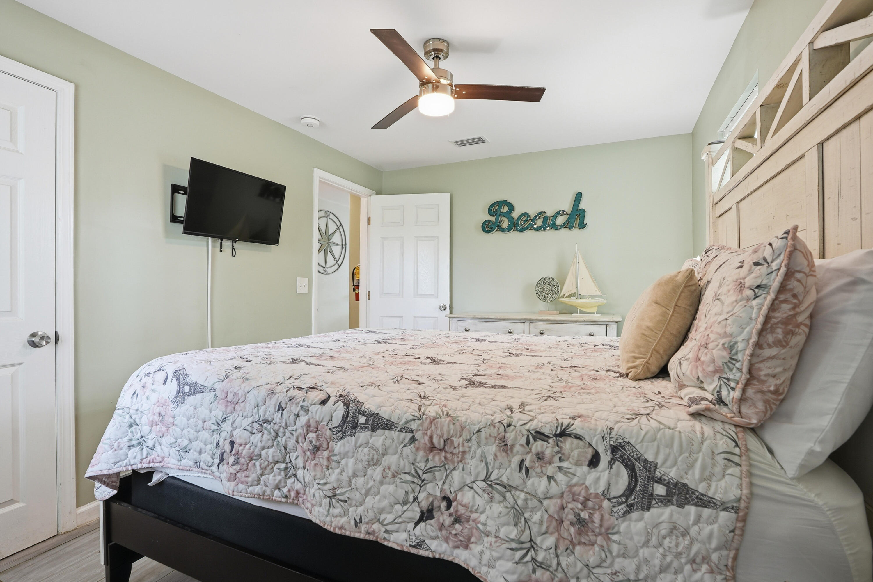 5616 Pinetree Avenue Panama City Beach FL 32408